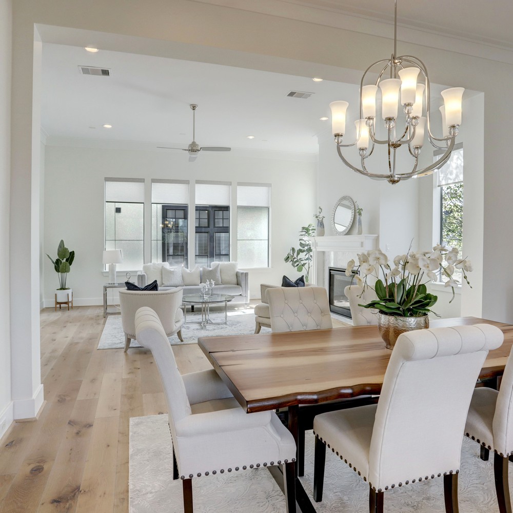 Picture of dining room facing the living room.